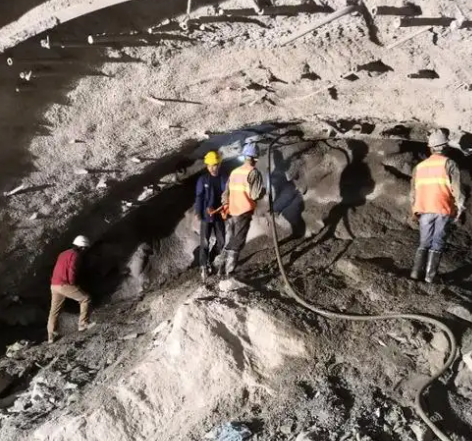 襄垣拱顶带模注浆料的施工流程及注意事项